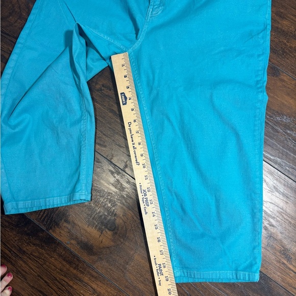 Women’s Cato Plus size capris jeans - Picture 3 of 8